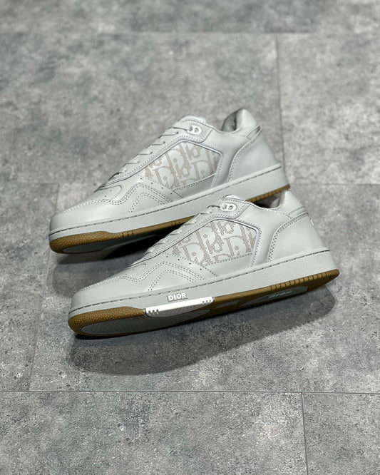 DIO Sneakers