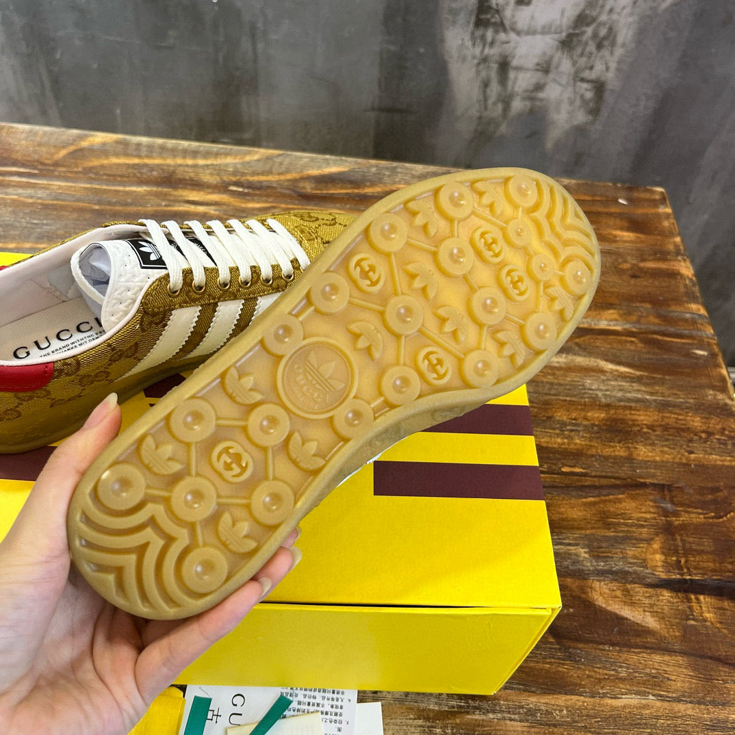 GUC Sneakers