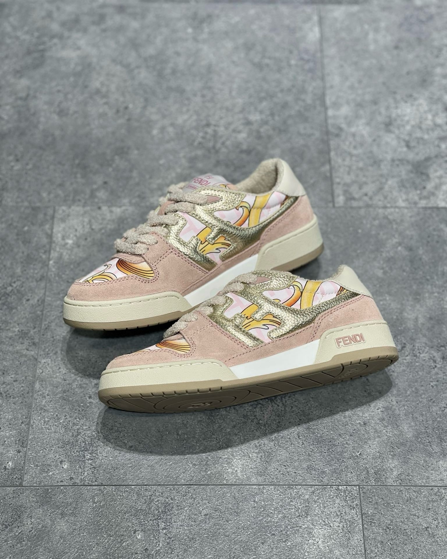 FEN Sneakers