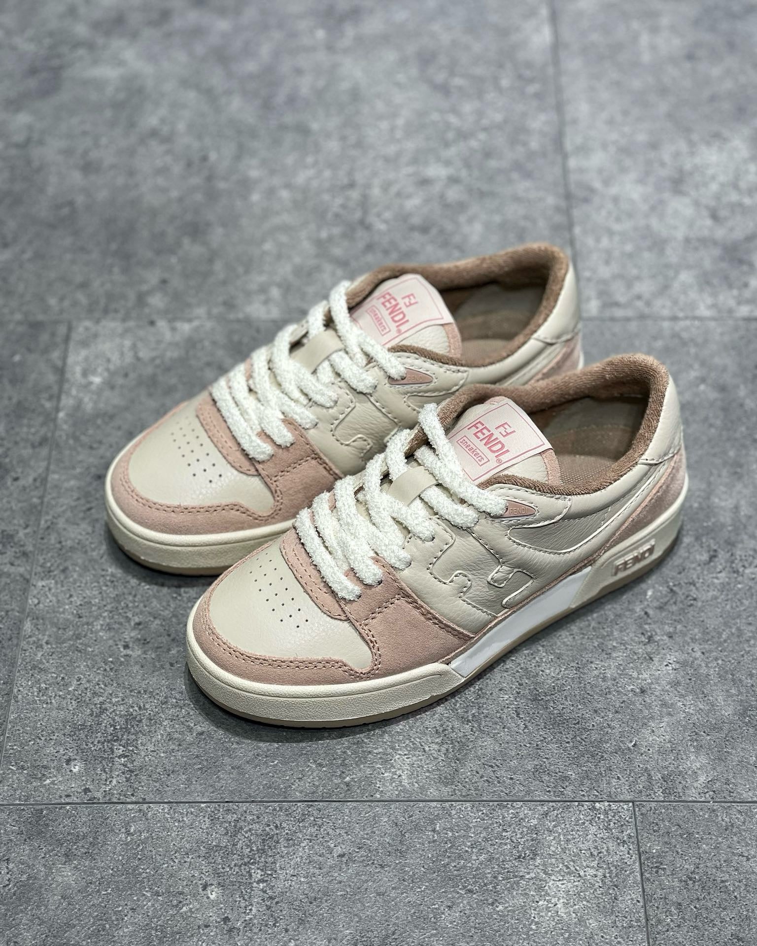 FEN Sneakers