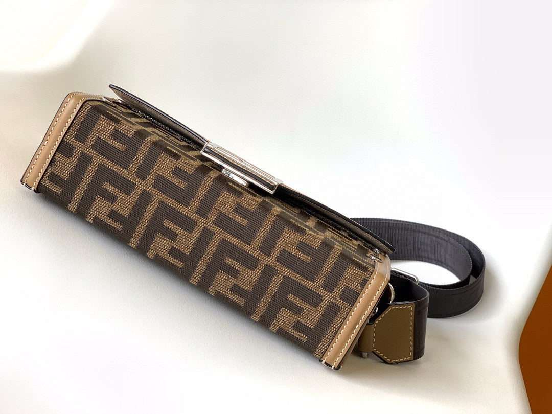 FEN BAGUETTE SOFT TRUNK 21.5*6.5*13