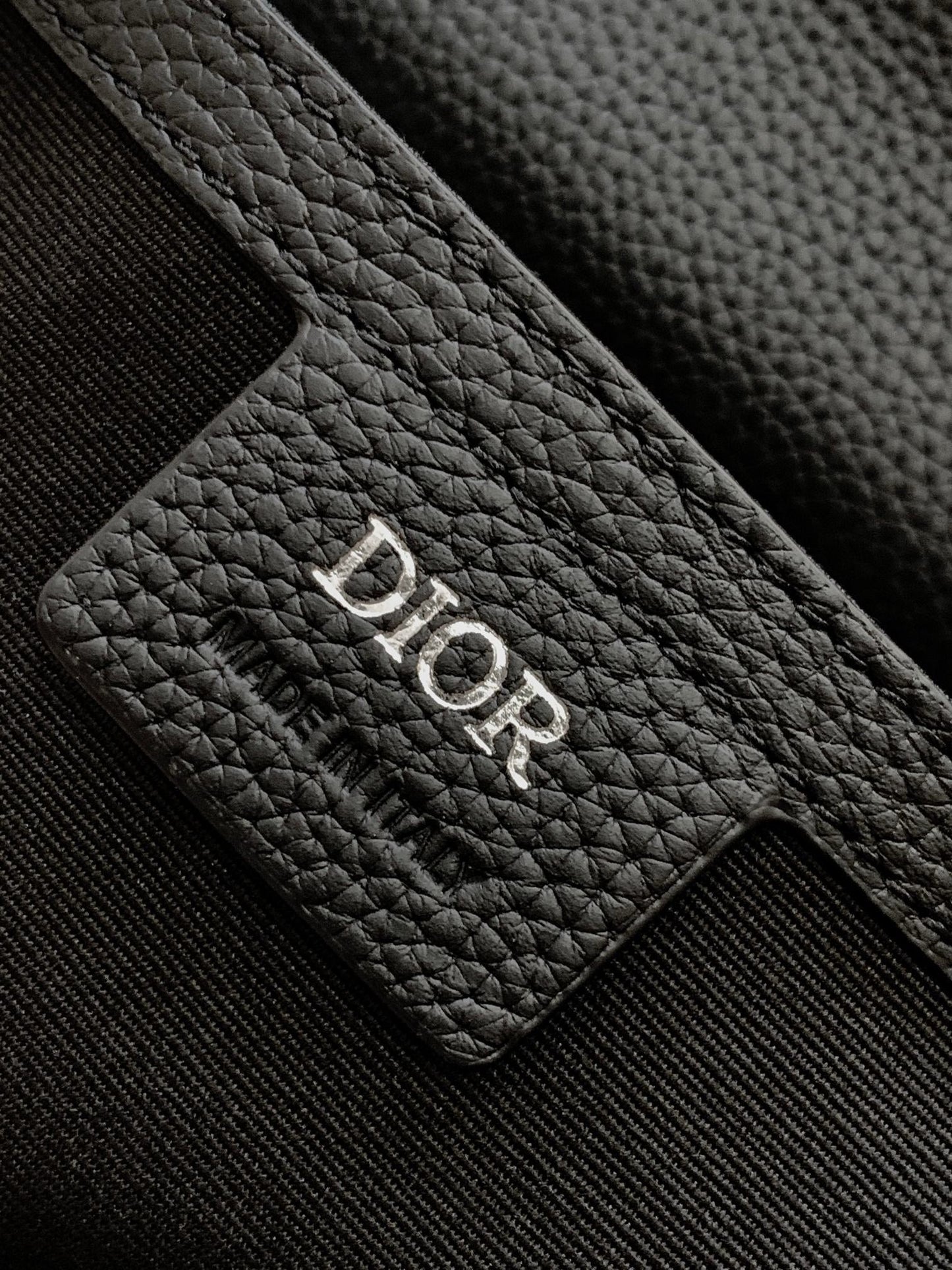 DIO Oblique Messenger Bag