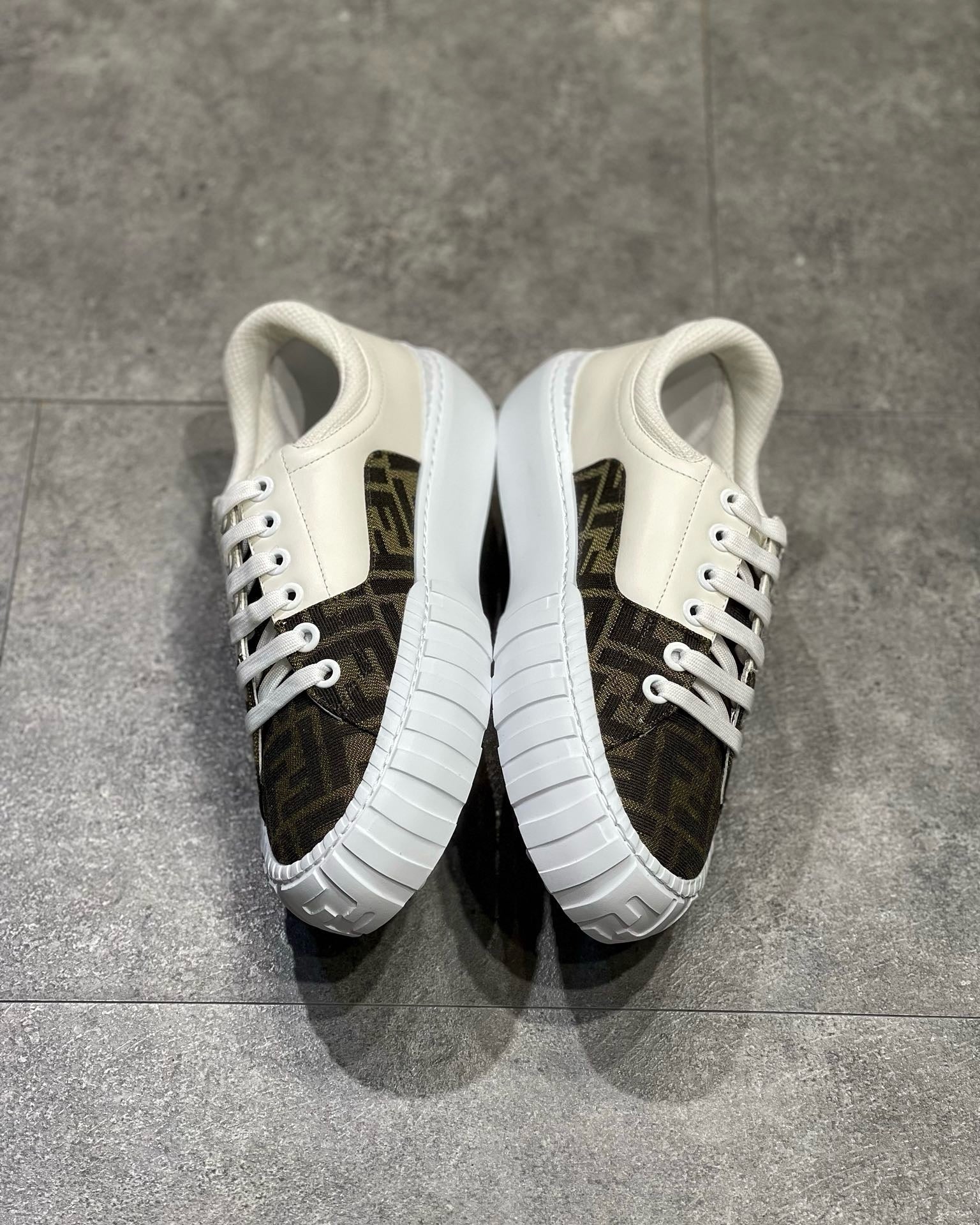 FEN Sneakers