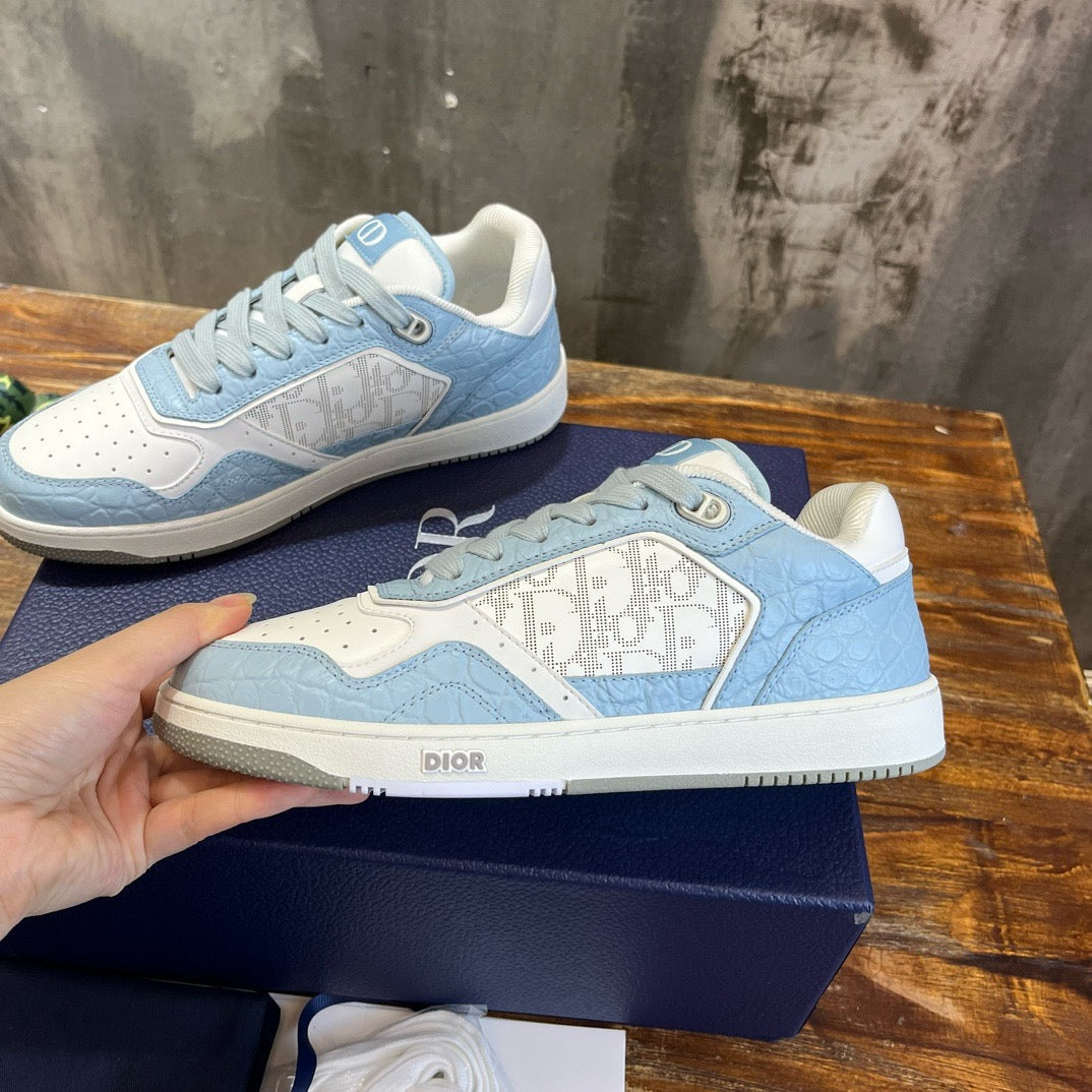 DIO Sneakers