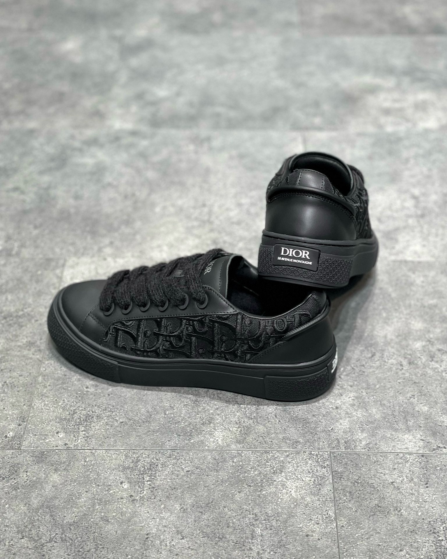 DIO Sneakers