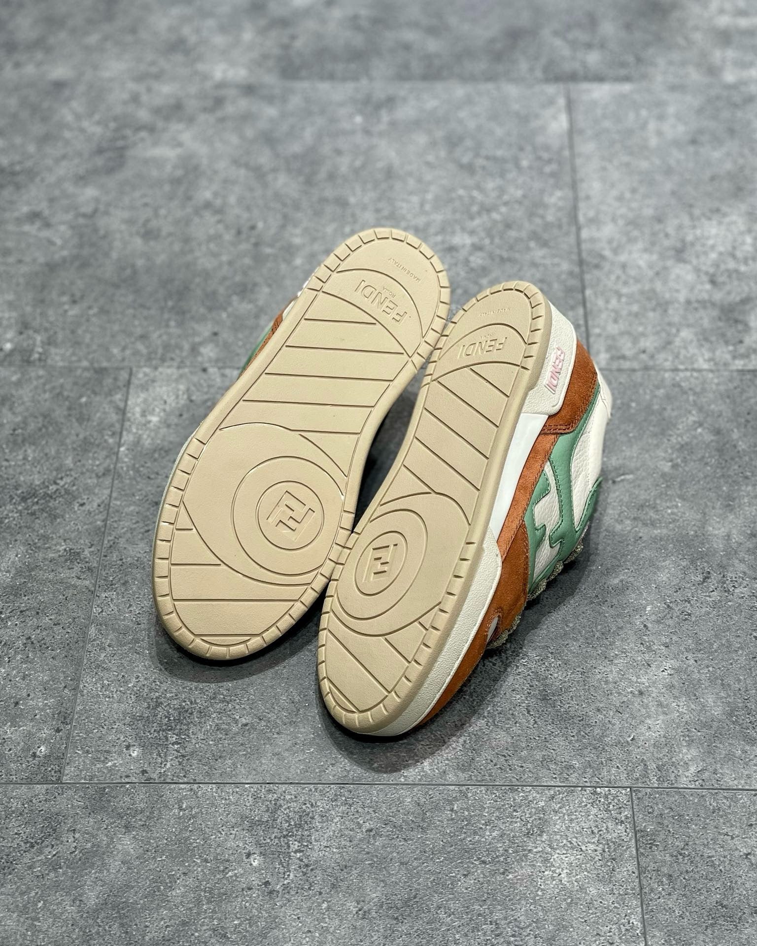 FEN Sneakers