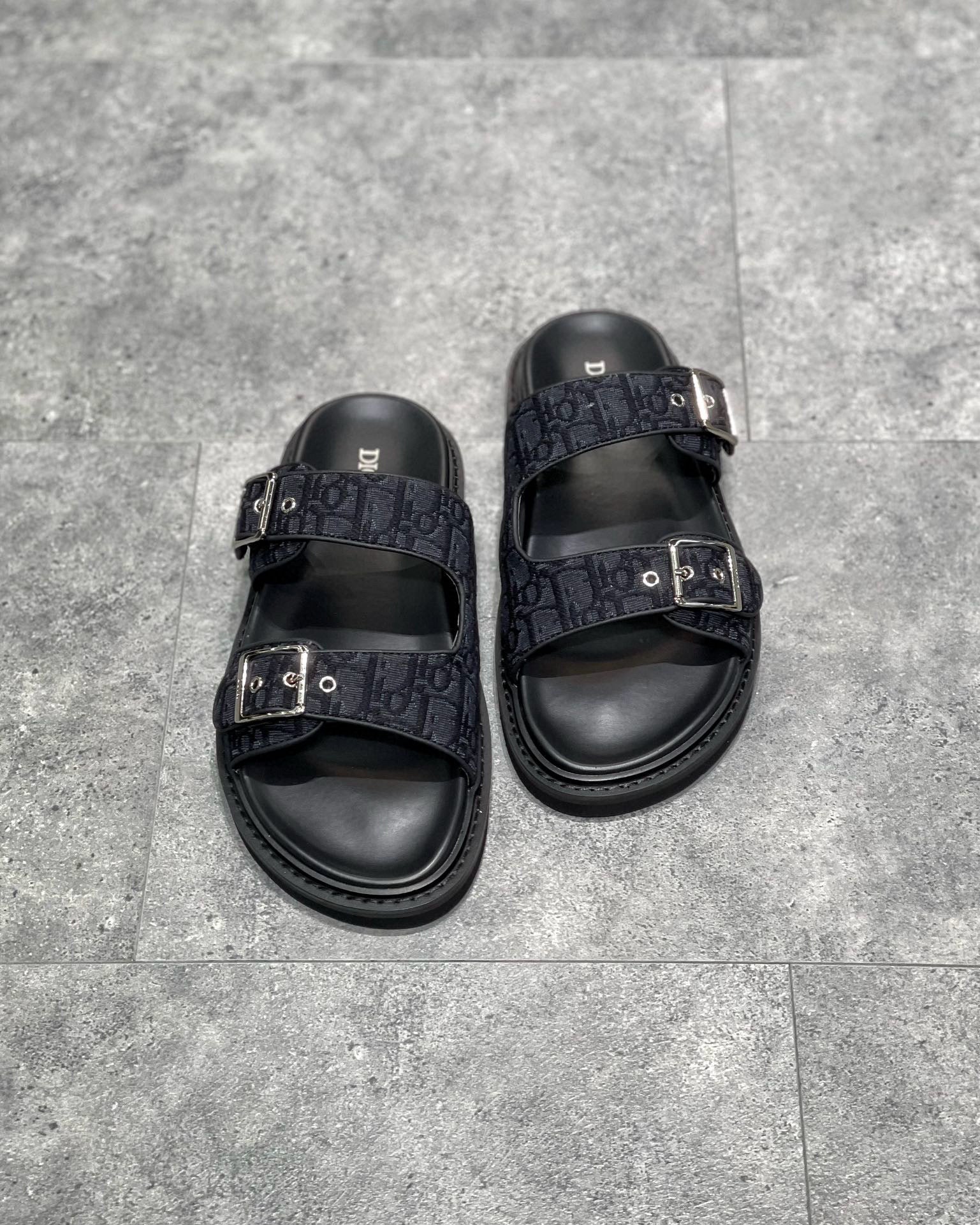 CD SANDALS
