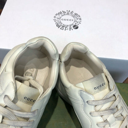 GUC Sneakers