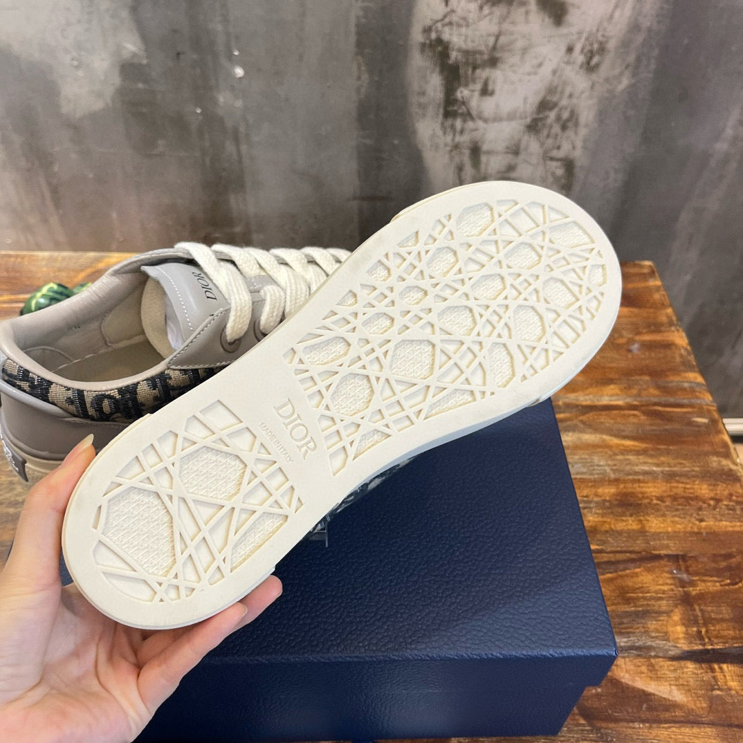 DIO Sneakers