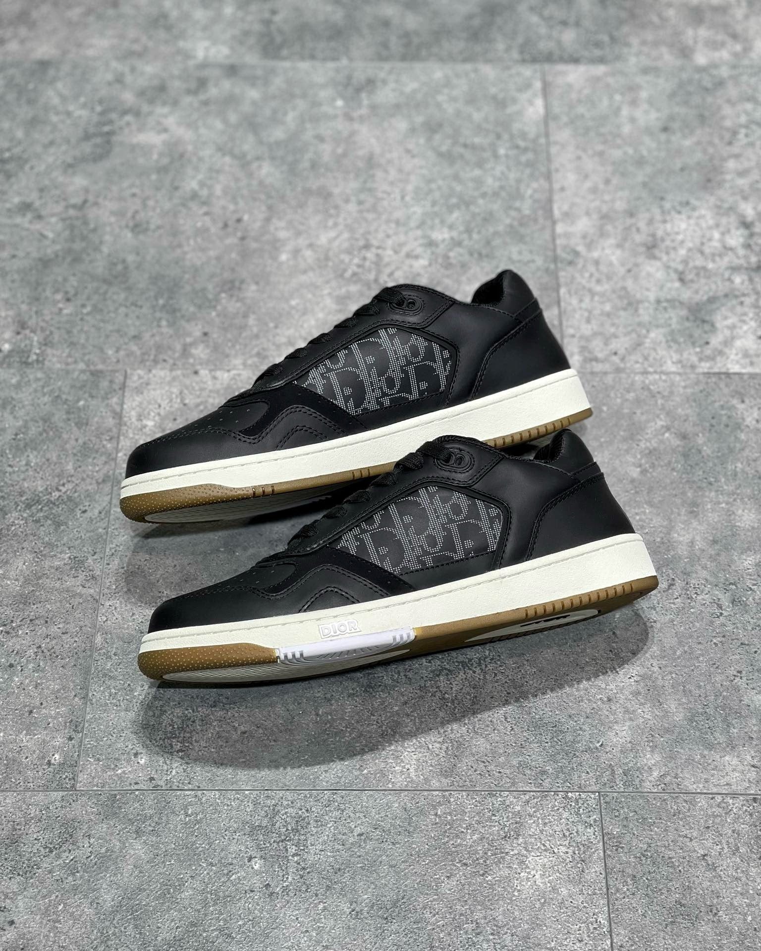 DIO Sneakers
