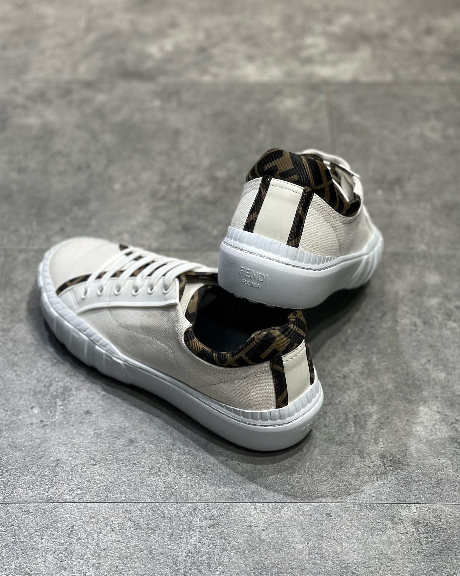 FEN Sneakers