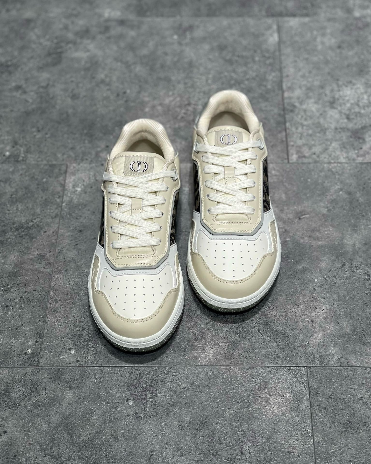 DIO Sneakers