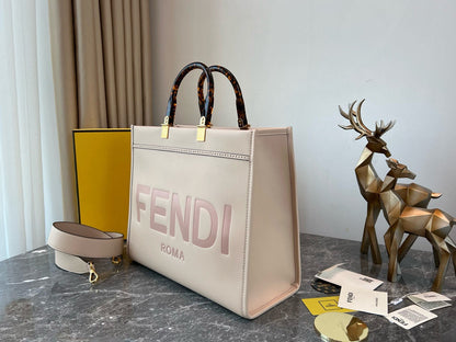 SHINE LARGE 35 TOTE IN BEIGE CREAM CALFSKIN
