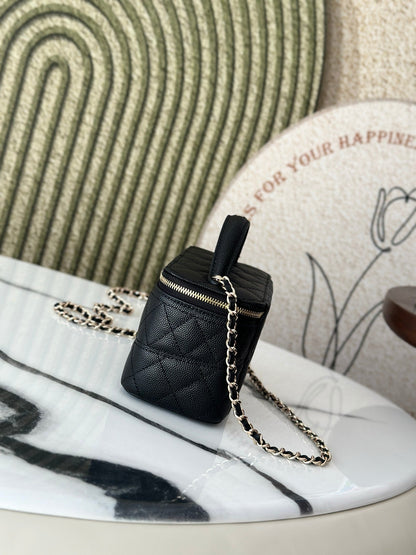 VANITY 17 CAVIAR WITH HANDLE IN BLACK CALFSKIN GOLD HARDWARE