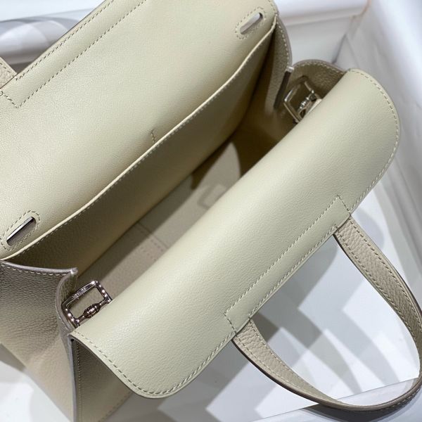 HERM Halzan 25 Bag in Craie Clemence Leather