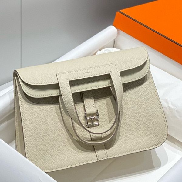HERM Halzan 25 Bag in Craie Clemence Leather