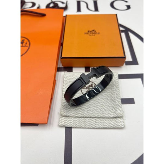 HERM So Black Enamel Clic HH Bracelet