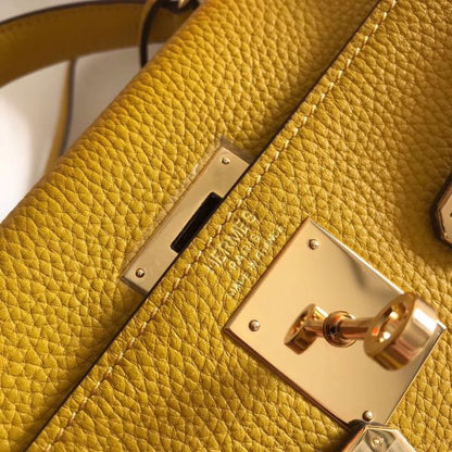 HERM Kelly 28cm Bag In Yellow Clemence Leather GHW