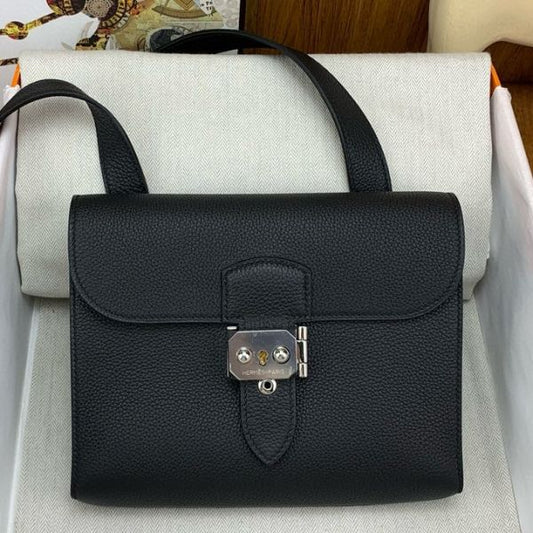 HERM Sac a Depeches 21 Bag in Black Clemence Leather