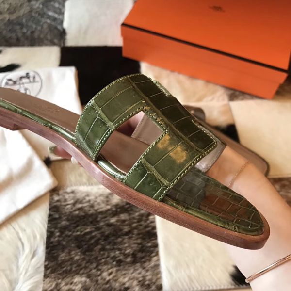 HERM Oran Sandals In Olive Shiny Niloticus Crocodile