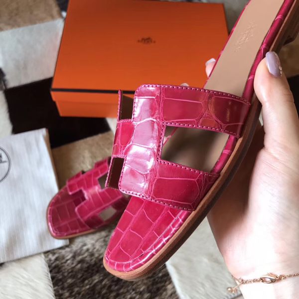 HERM Oran Sandals In Rose Scheherazade Shiny Niloticus Crocodile