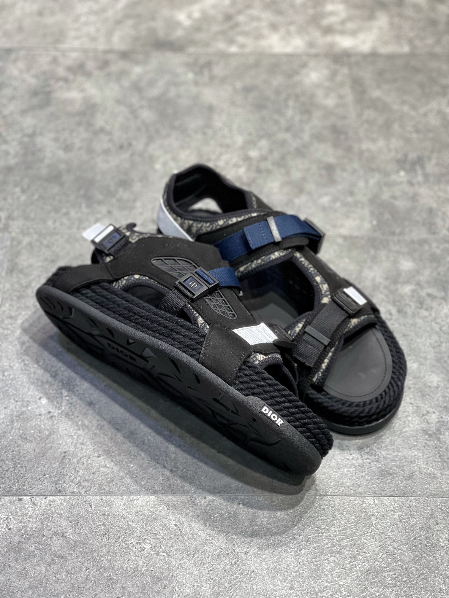 DIO Sandal