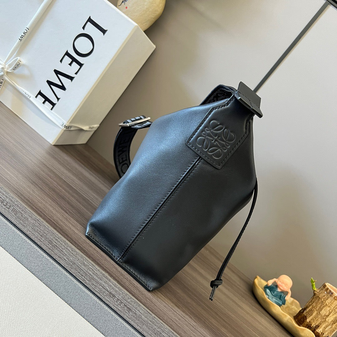 LO Messenger Bag
