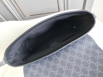 GUC Messenger Bag