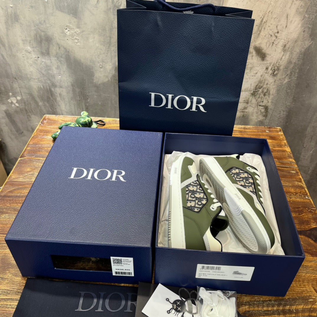 DIO Sneakers