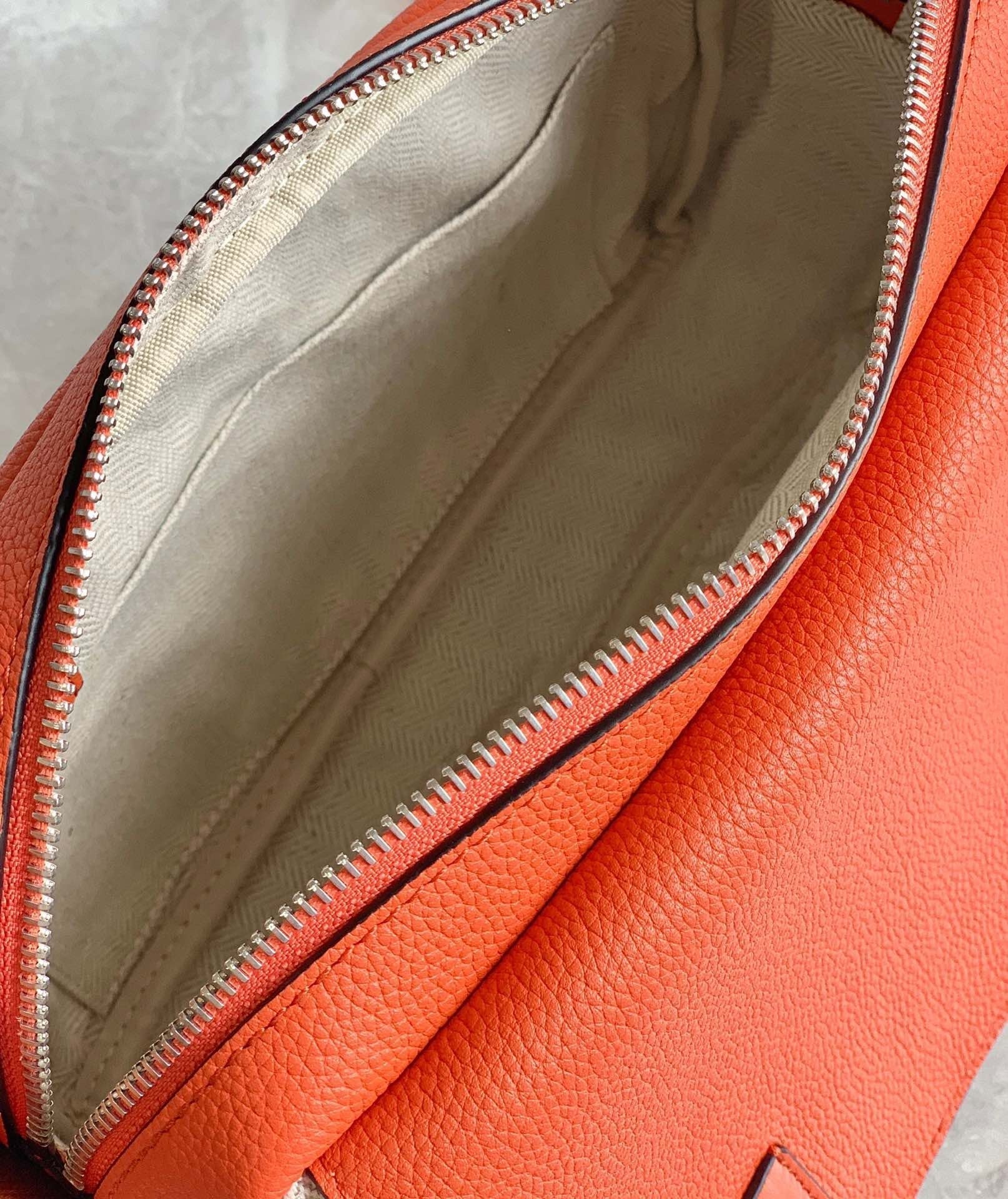 LO Messenger Bag
