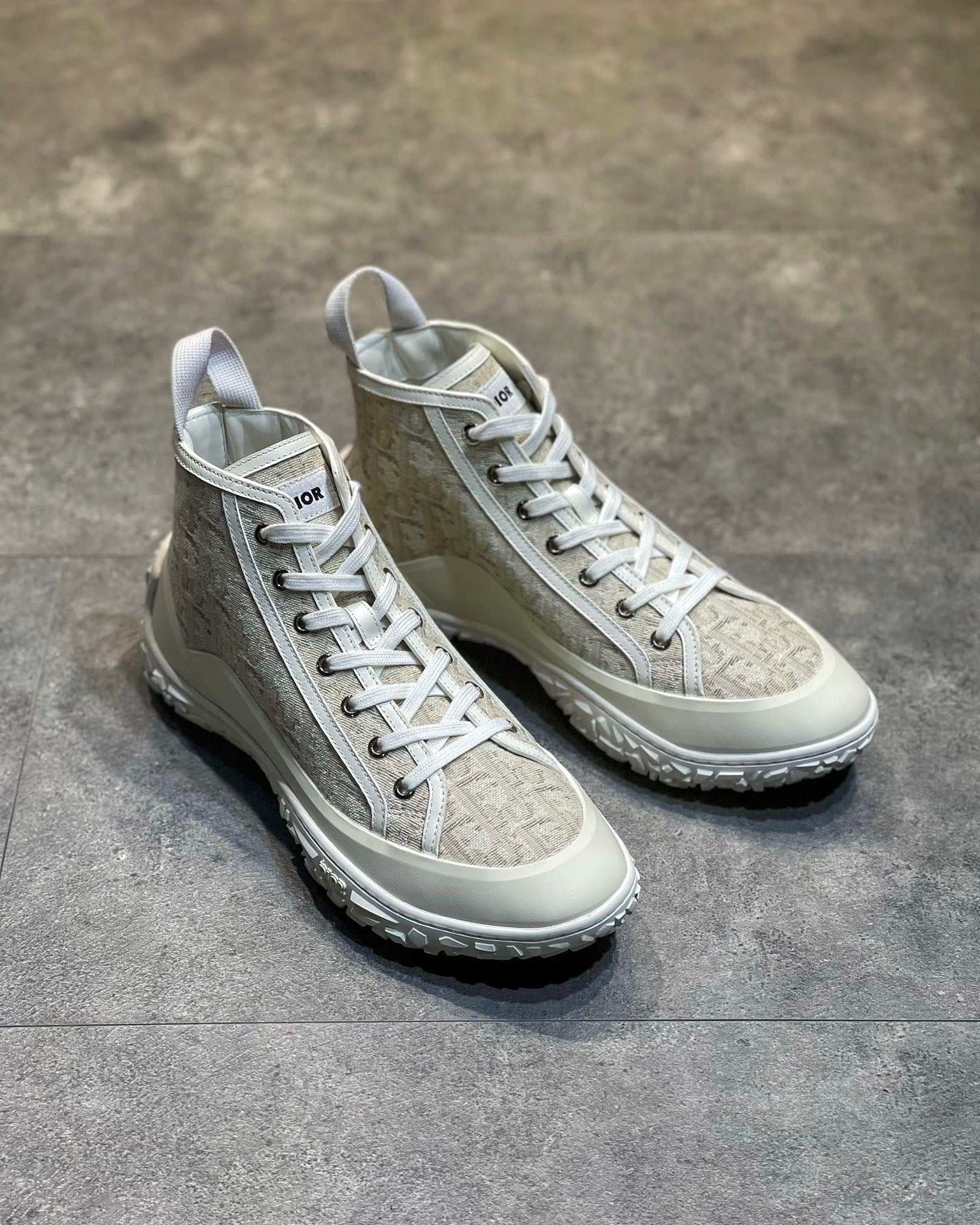DIO Sneakers
