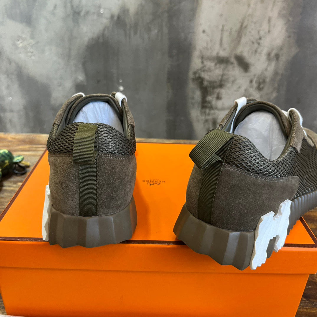 HERM Sneakers
