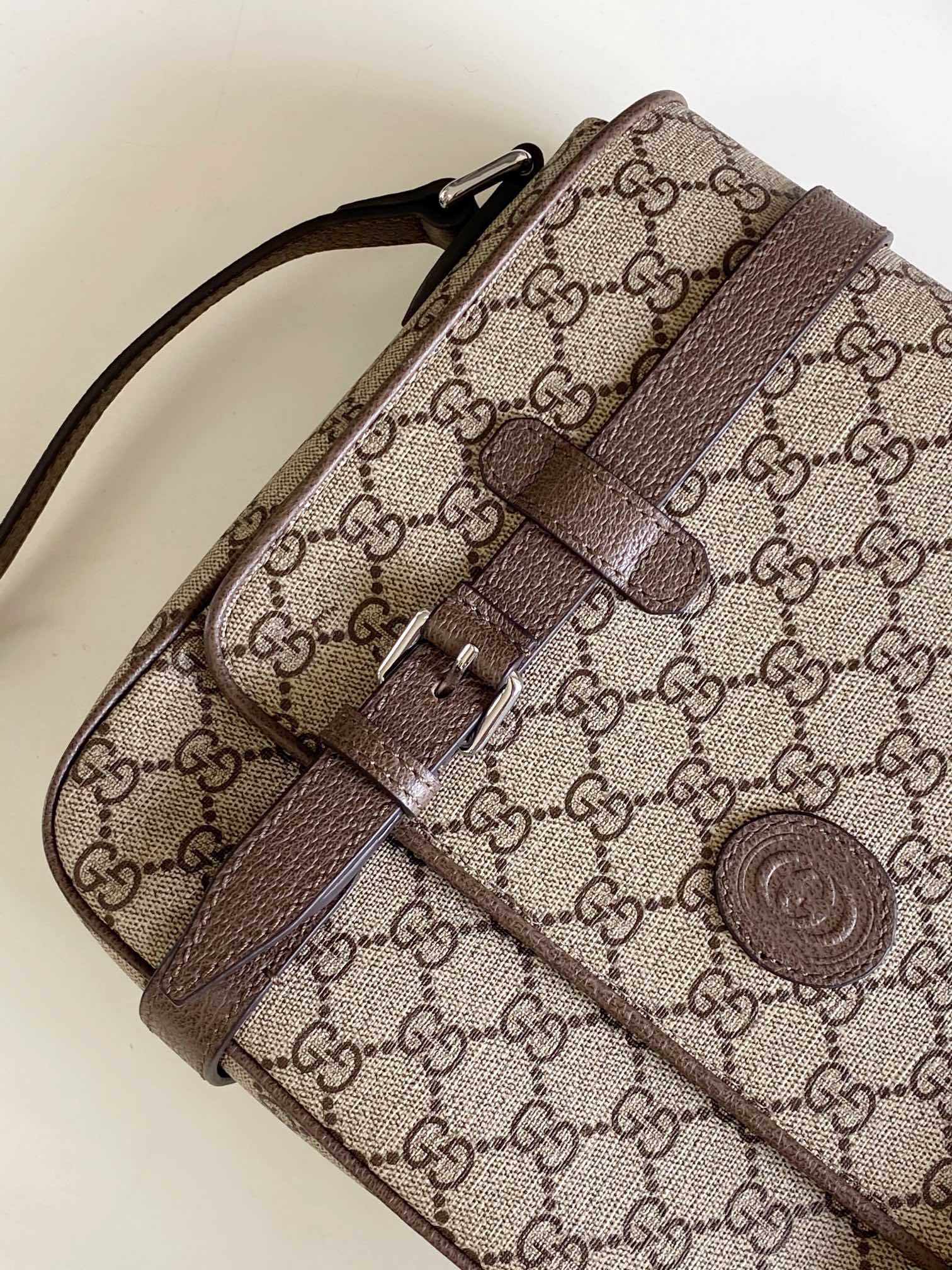 GUC Messenger Bag