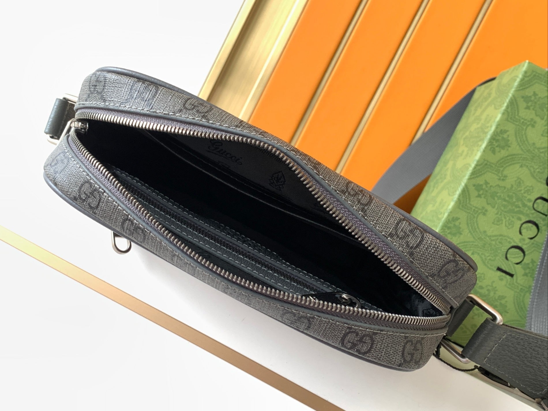 GUC Messenger Bag