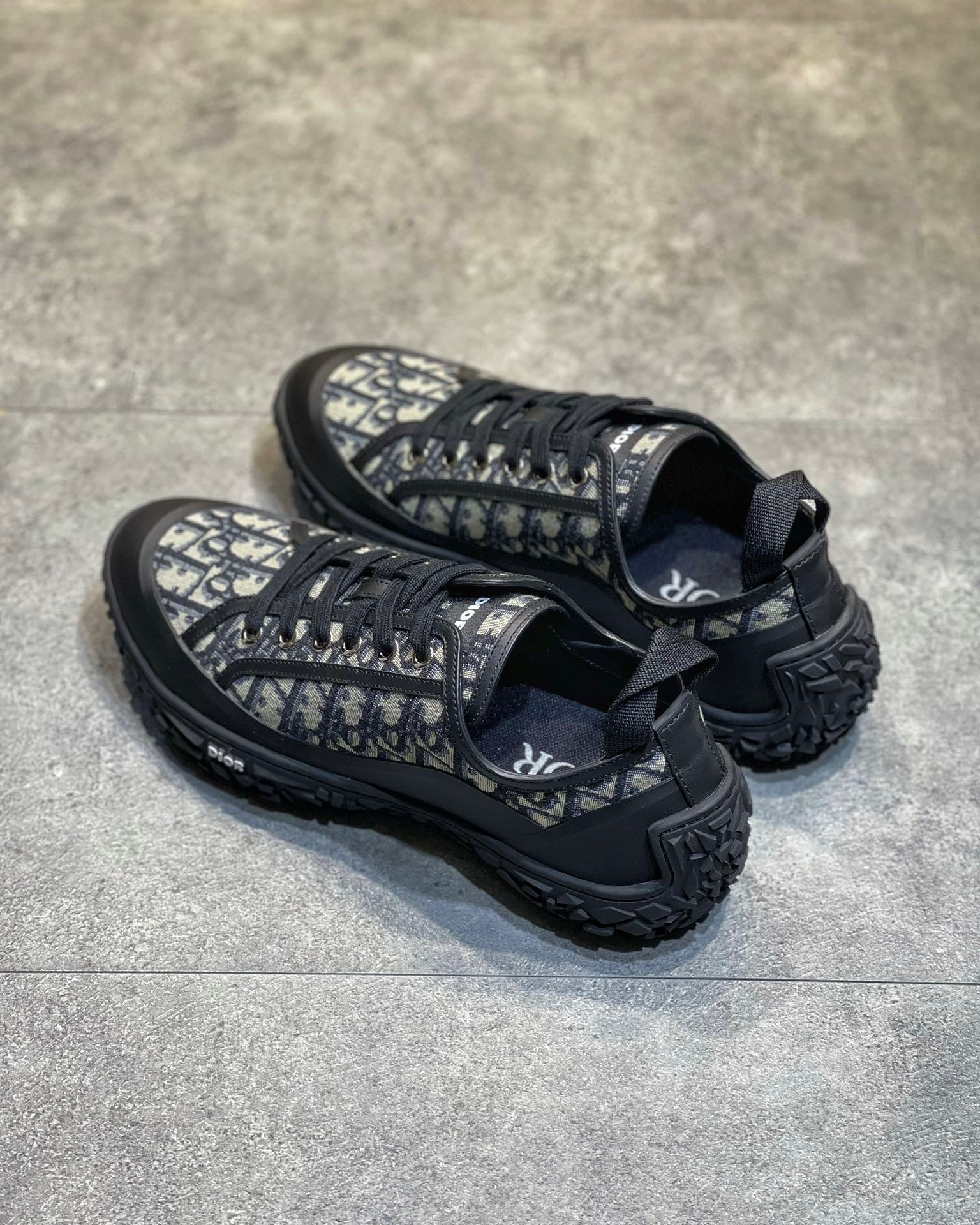 DIO Sneakers