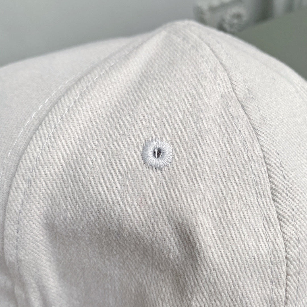 Caps