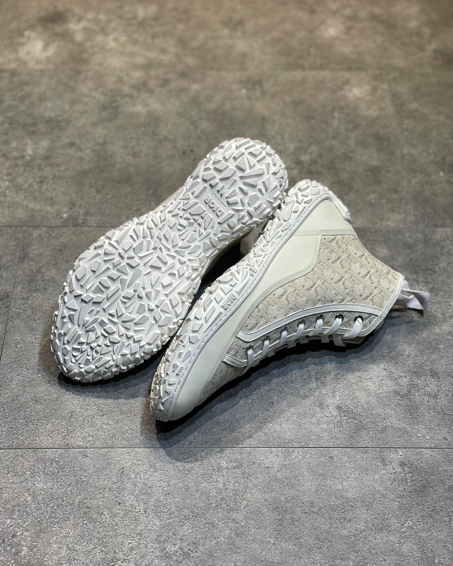 DIO Sneakers
