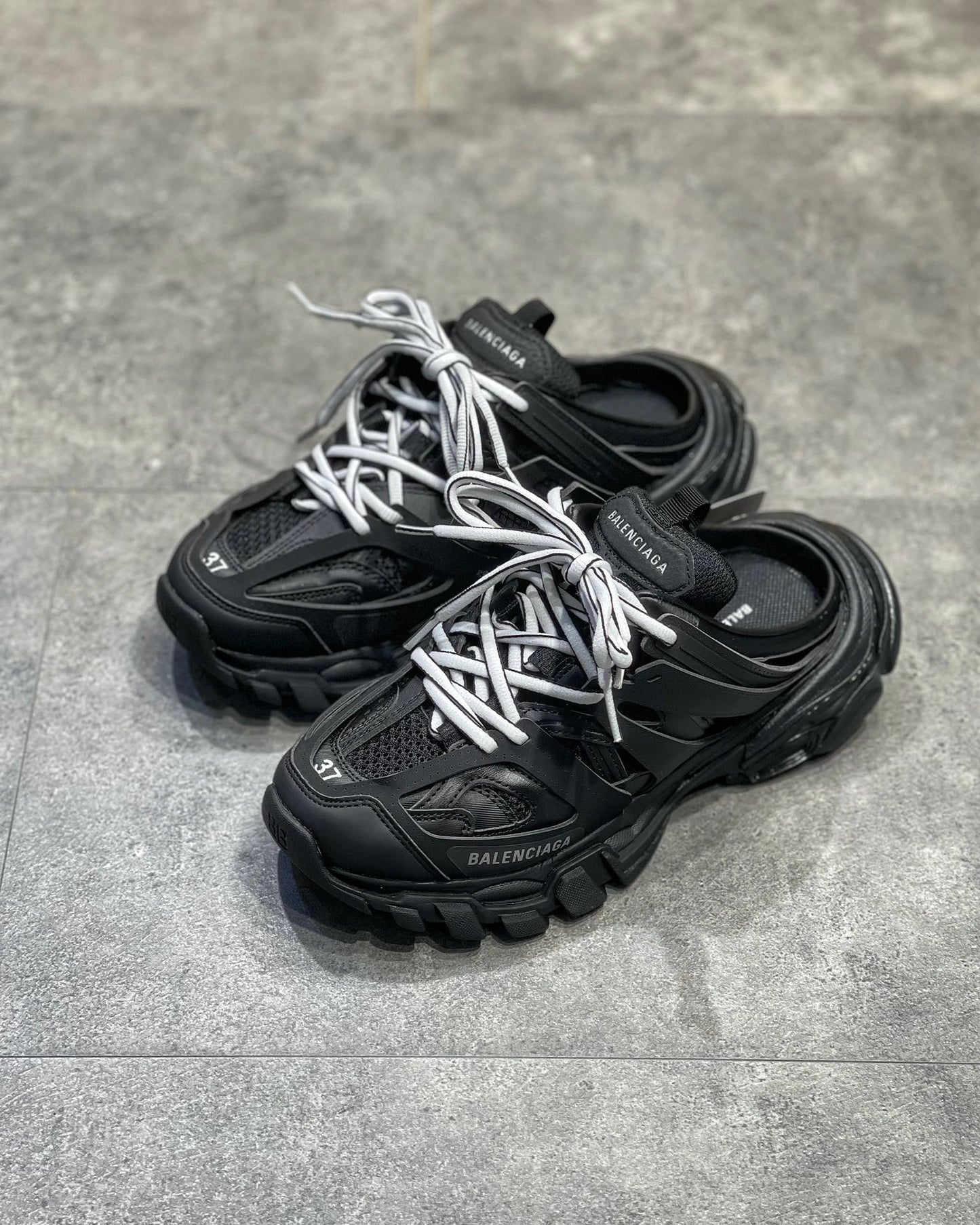 BLCG Sneakers