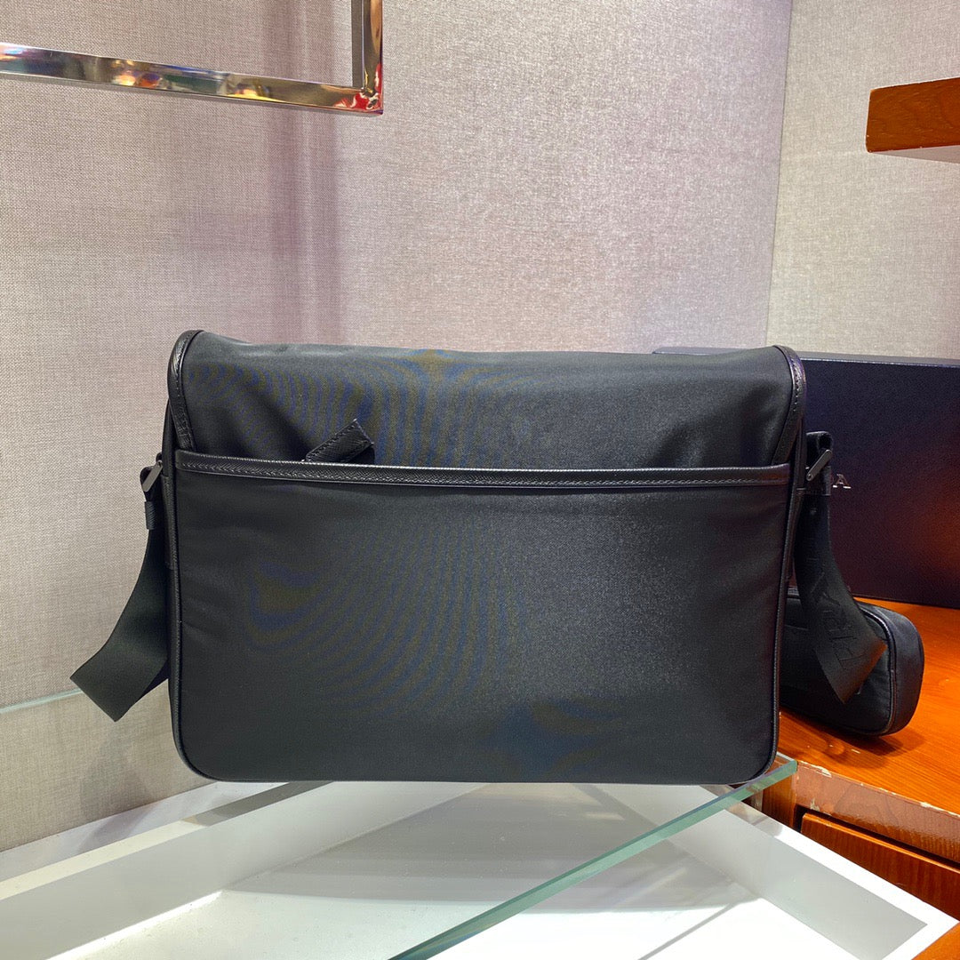 PRA Messenger Bag