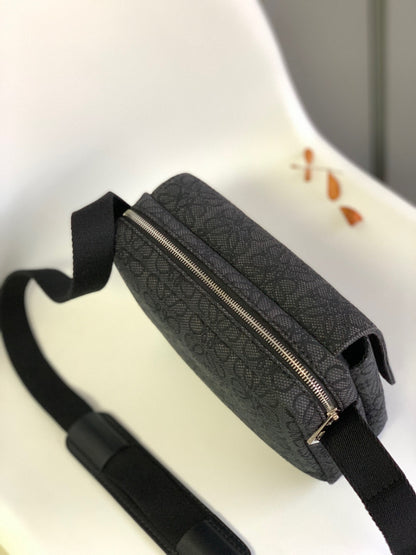 LO Messenger Bag