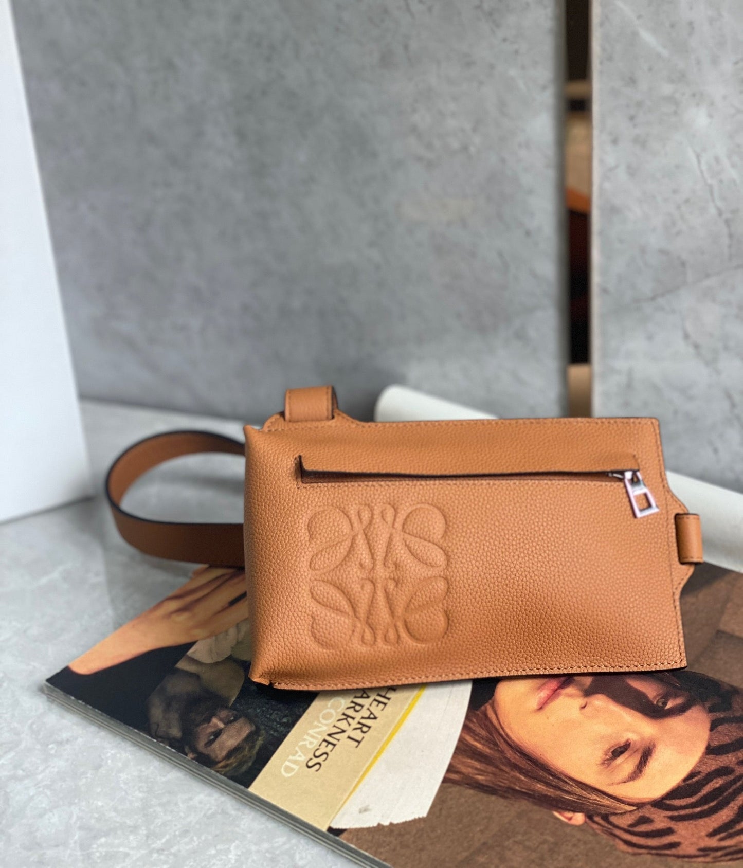 LO Sling Bag
