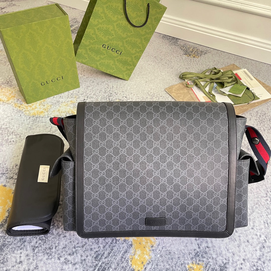 GUC Messenger Bag