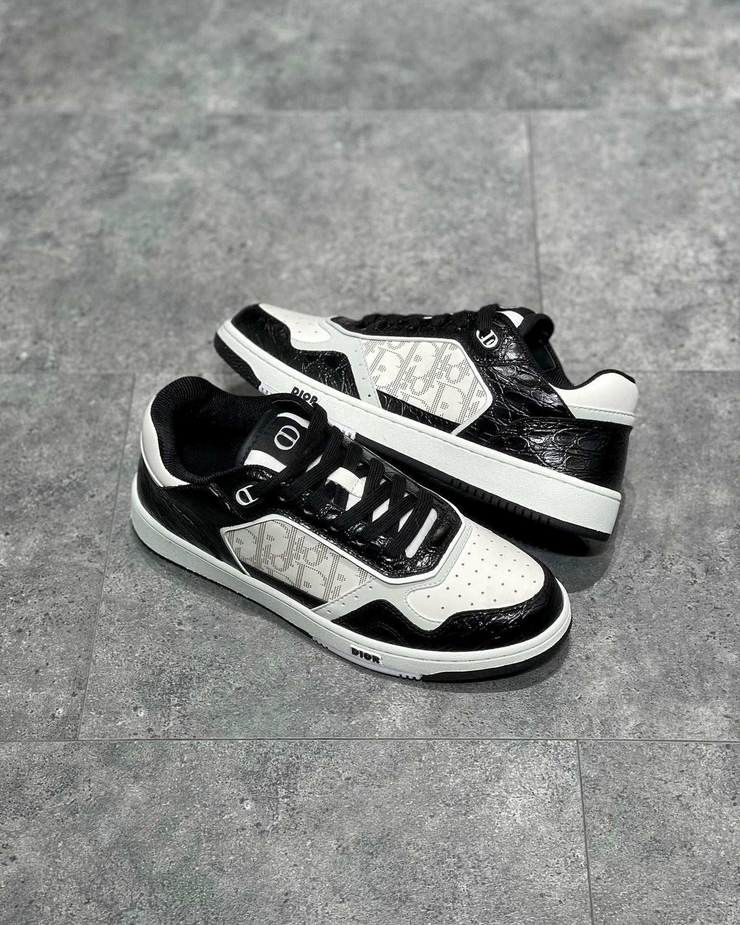 DIO Sneakers