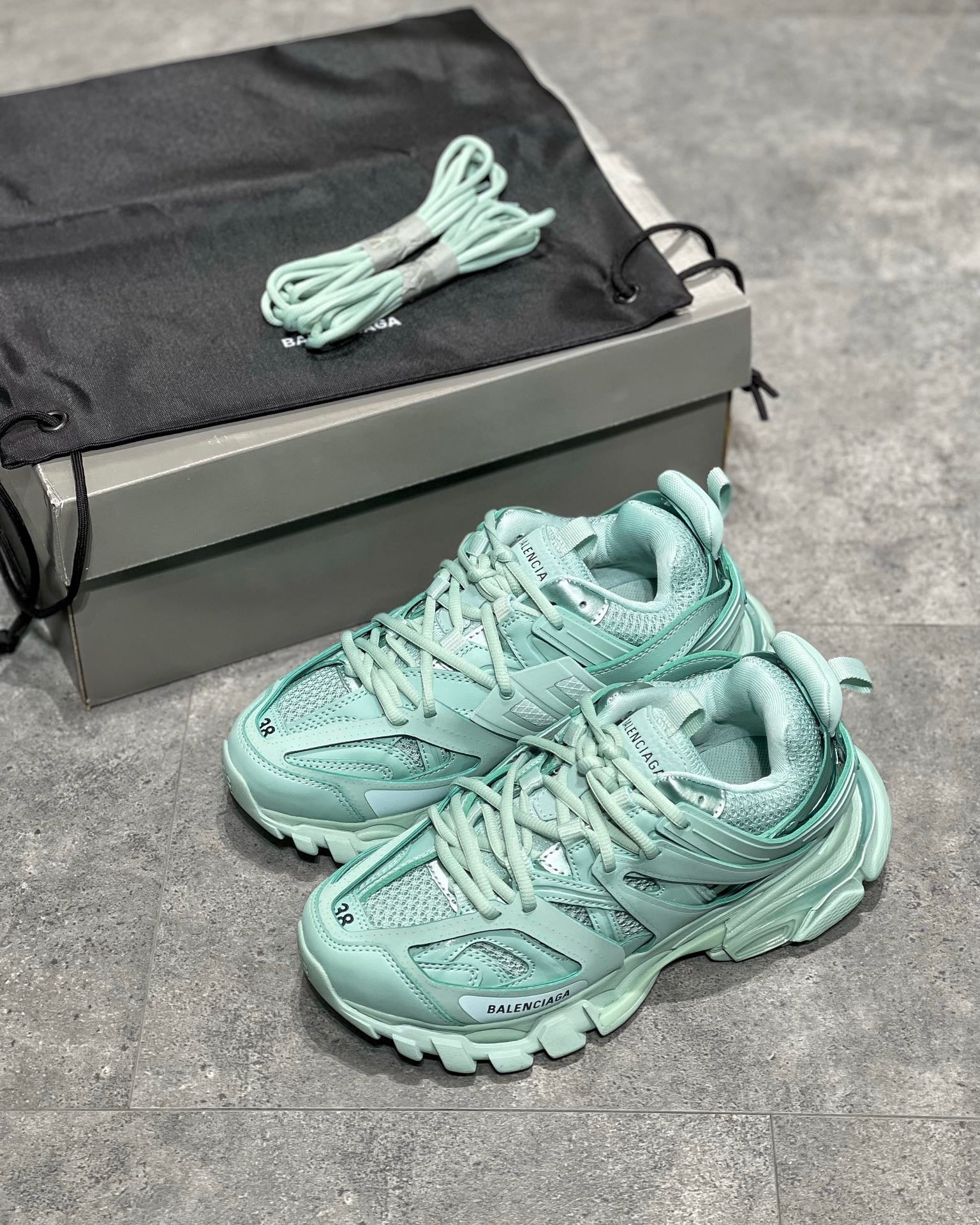 BLCG Sneakers
