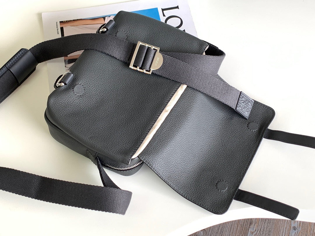 LO Messenger Bag