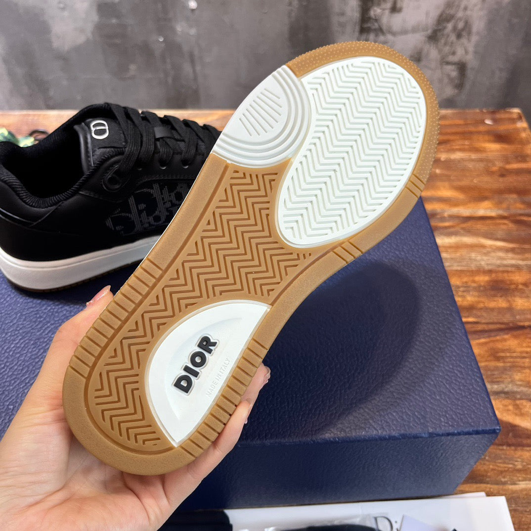DIO Sneakers