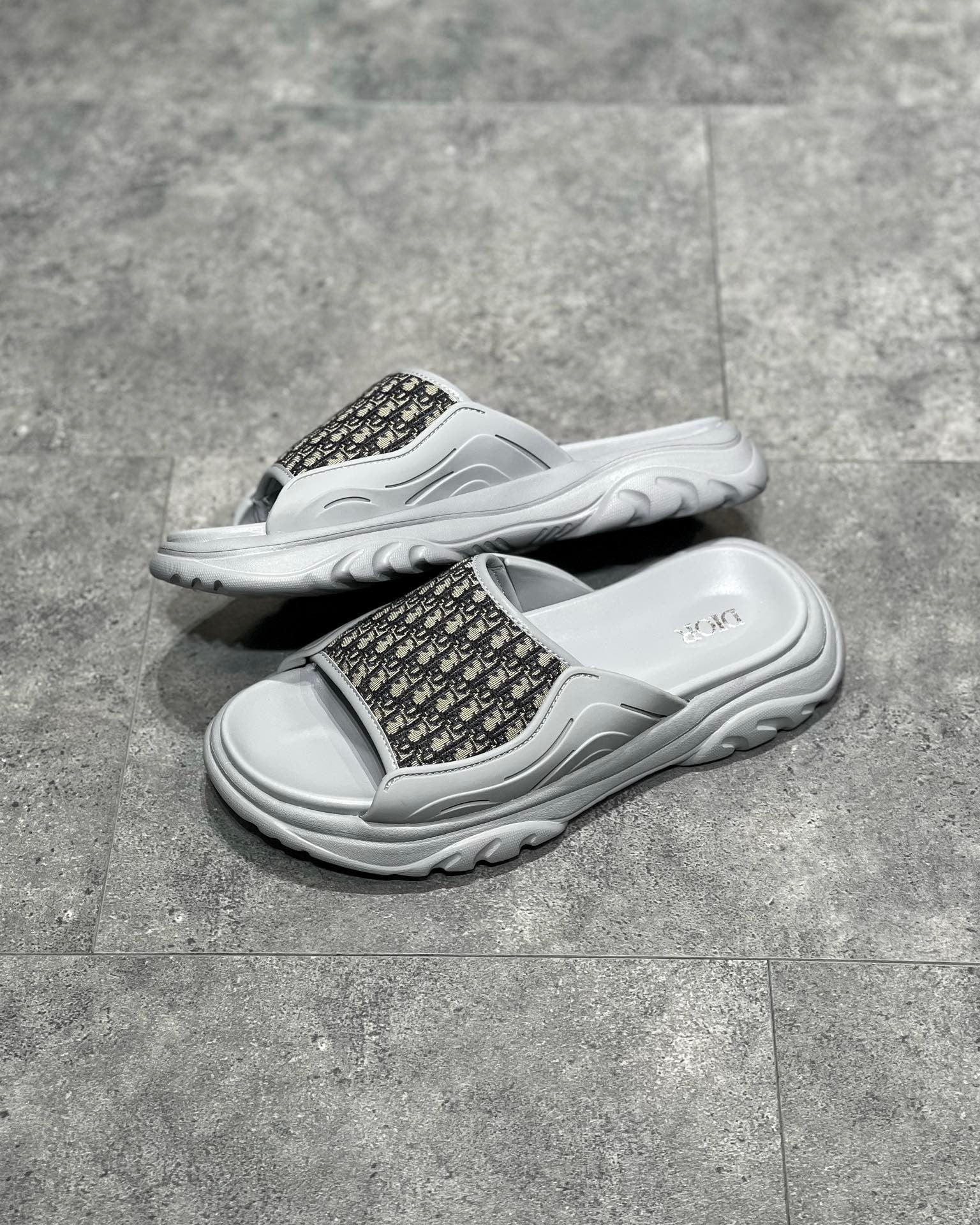 DIO Sandal