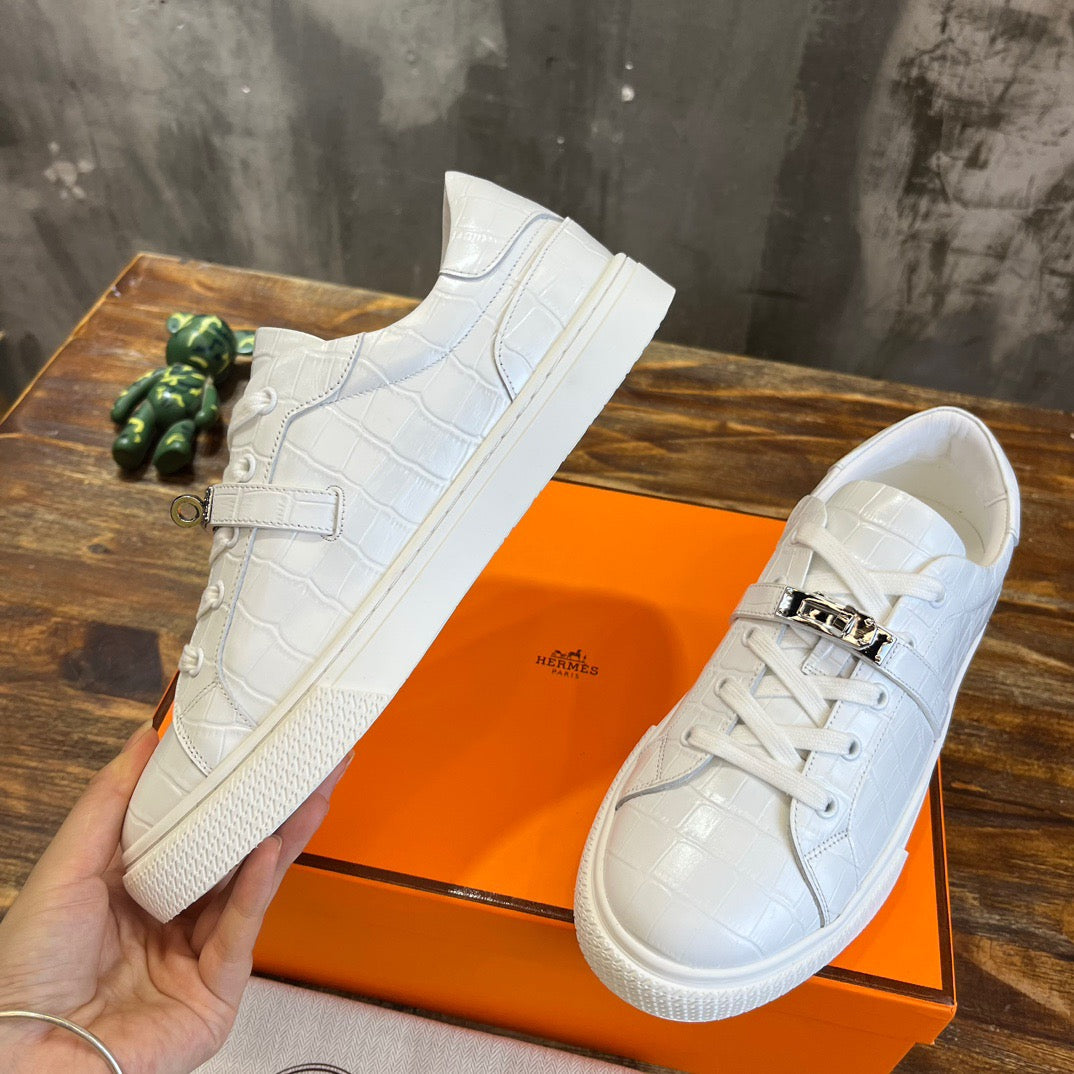 HERM Sneakers