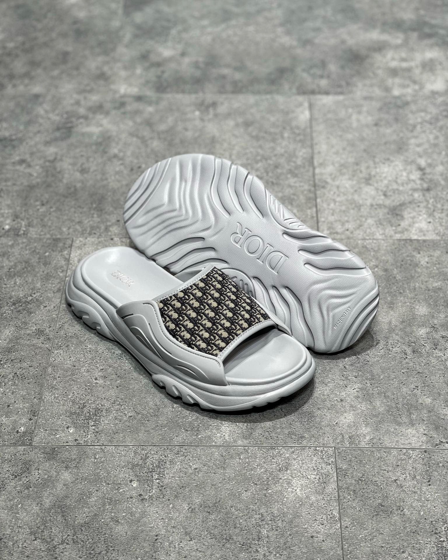 DIO Sandal