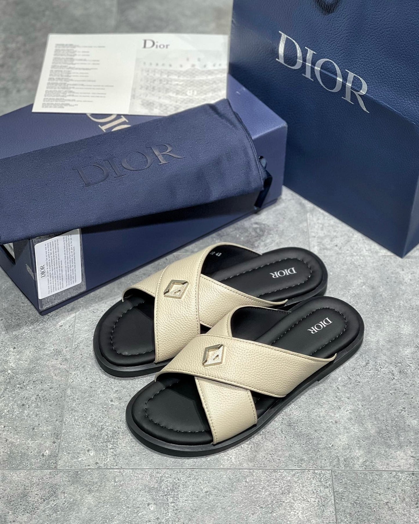 DIO Sandal